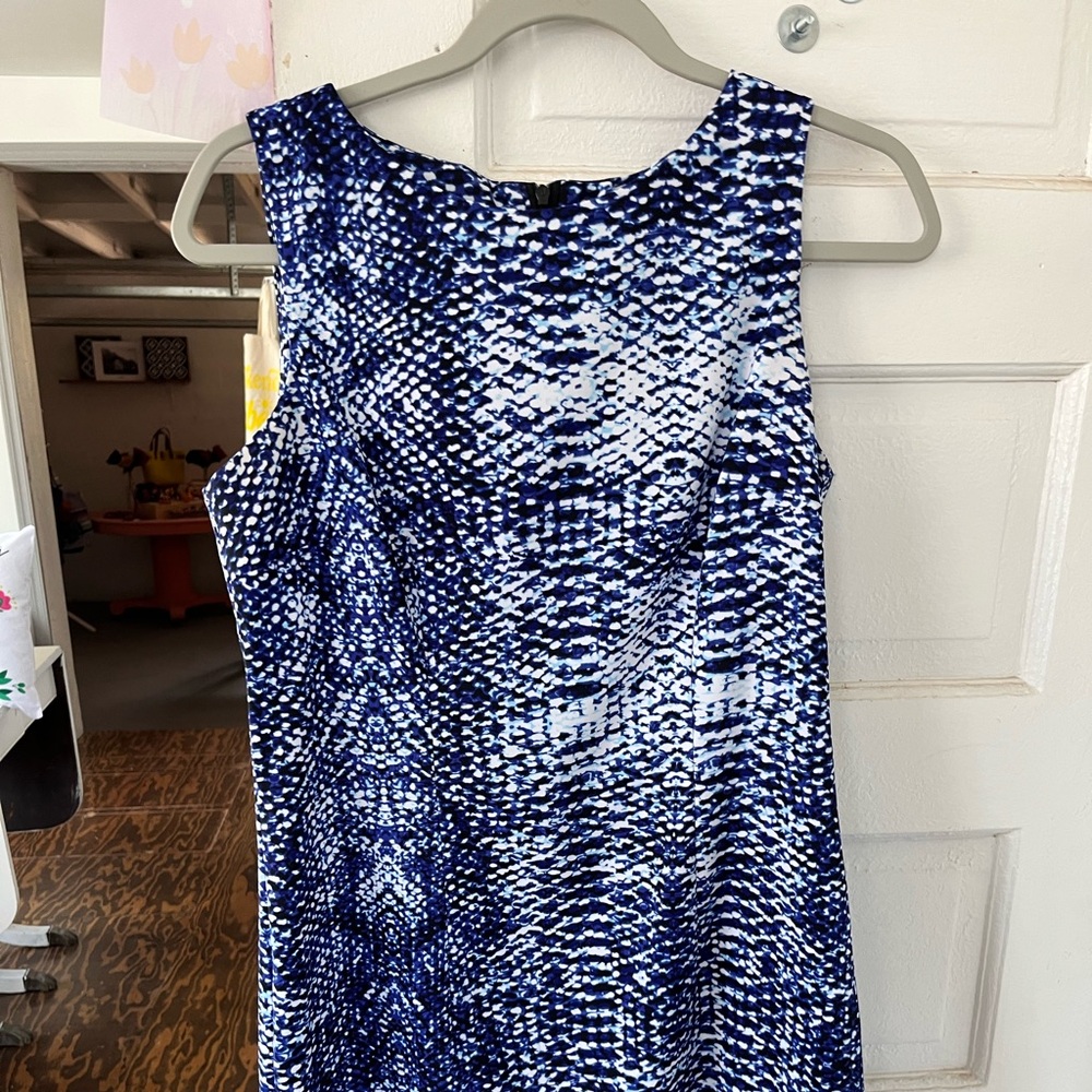 Axel limited blue and white dress knee length
